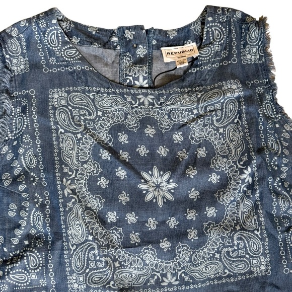 For The Republic Womens Sleeveless Too Raw Hem Button Down Back Denim Look 3X - Picture 4 of 11